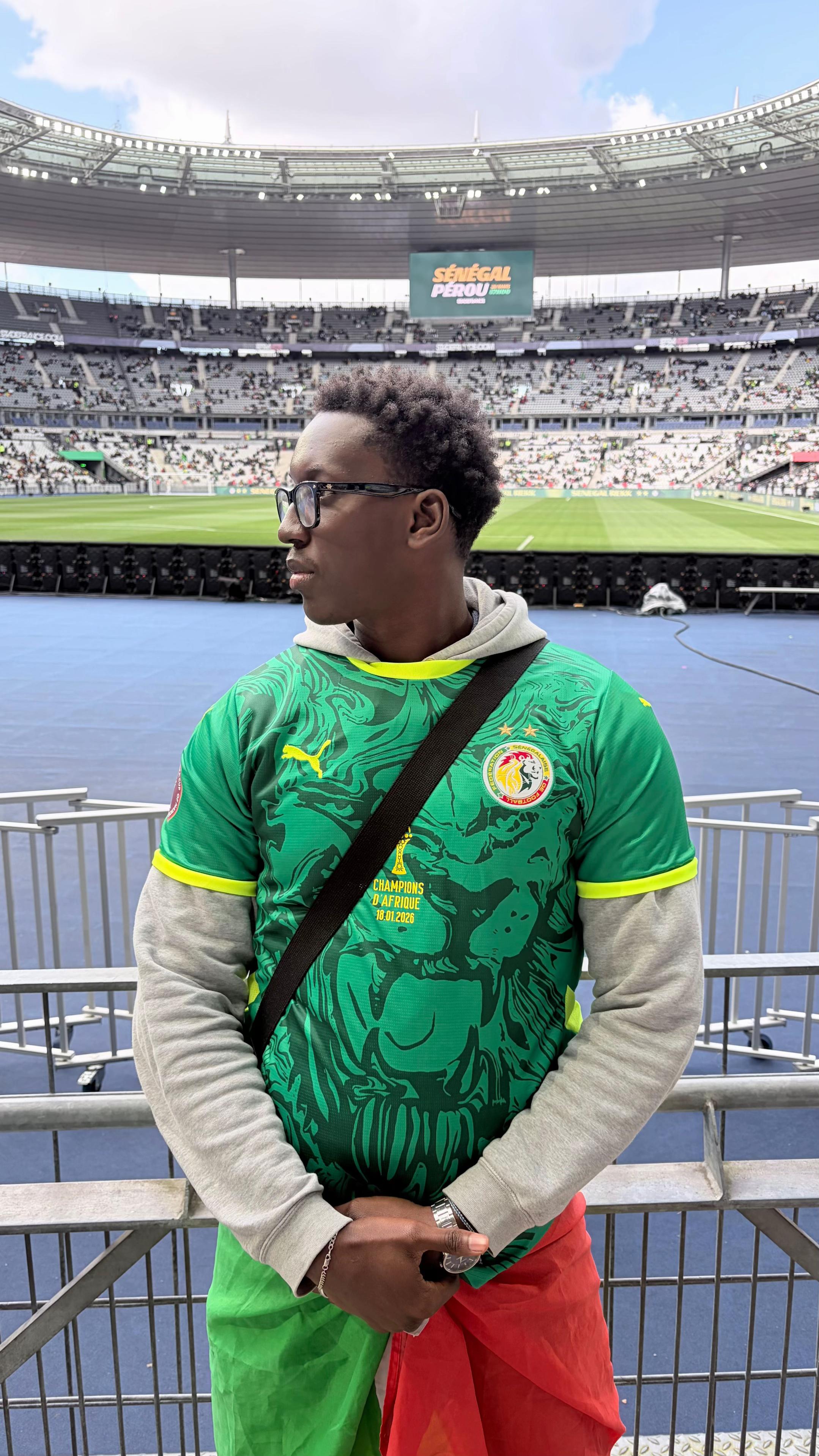 @Mouss 🤴🏿🇸🇳🔴🔵