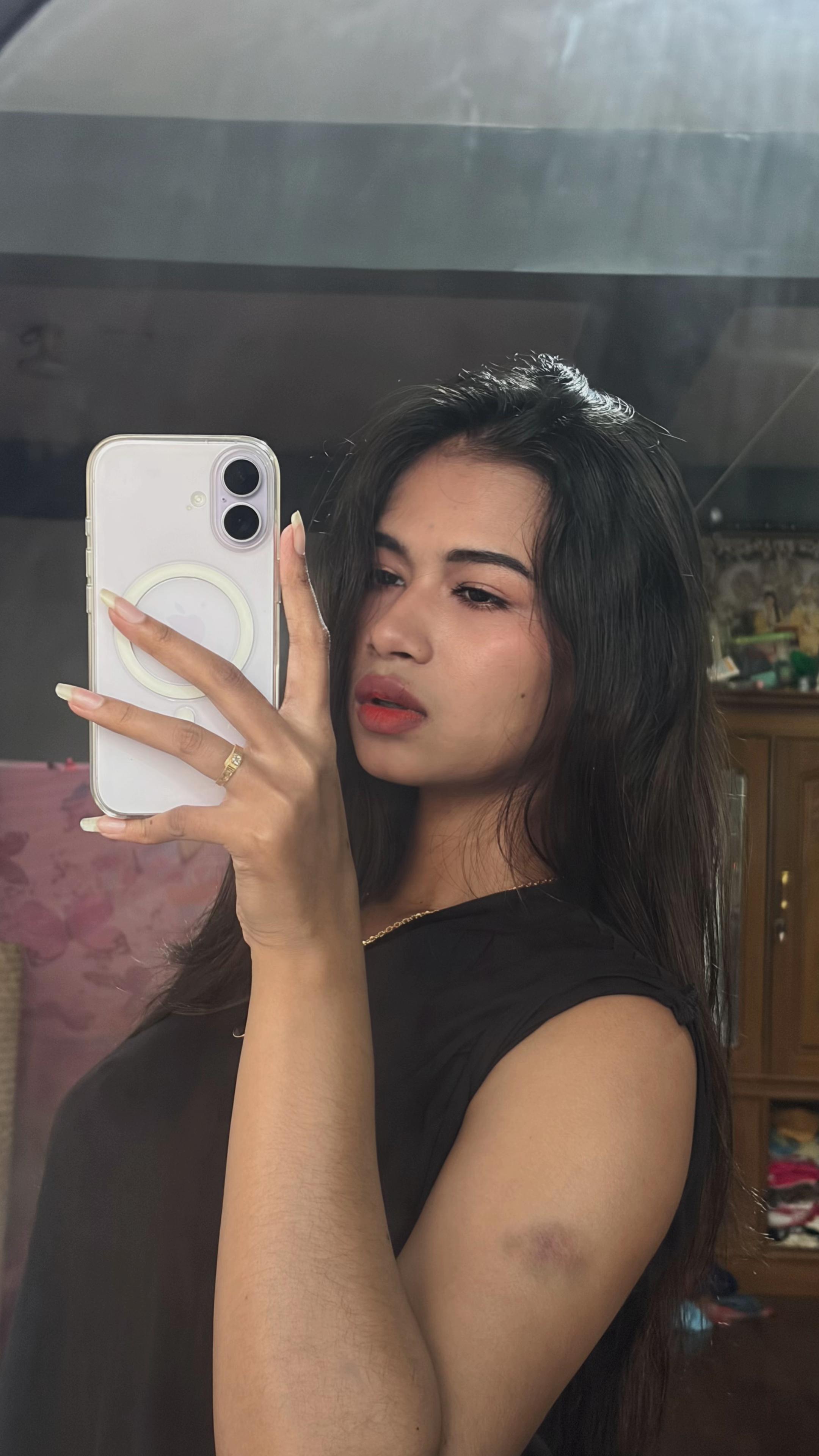 @Ayesein