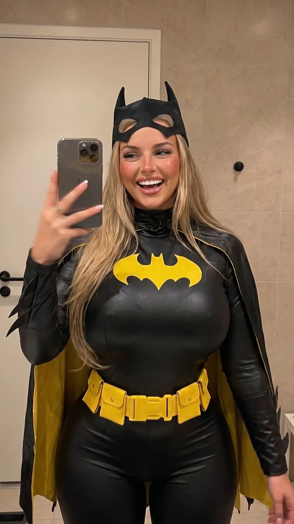 @AmberBullockCosplays