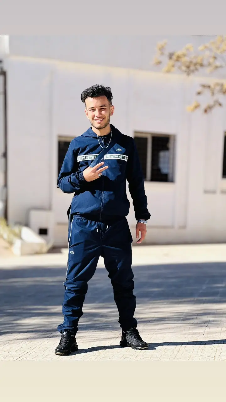 @Akram Boudebbiha