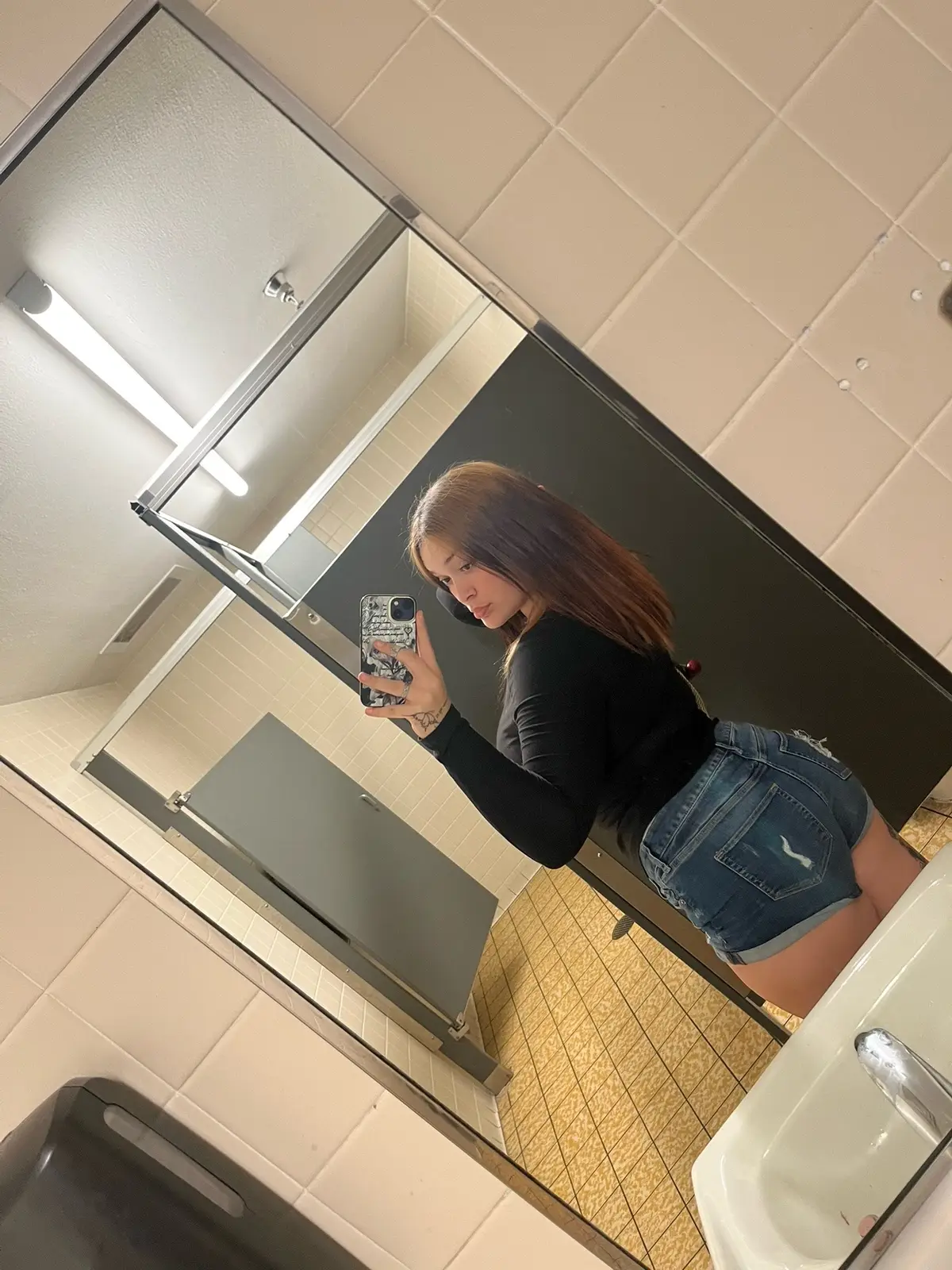 @thefemalecasanova