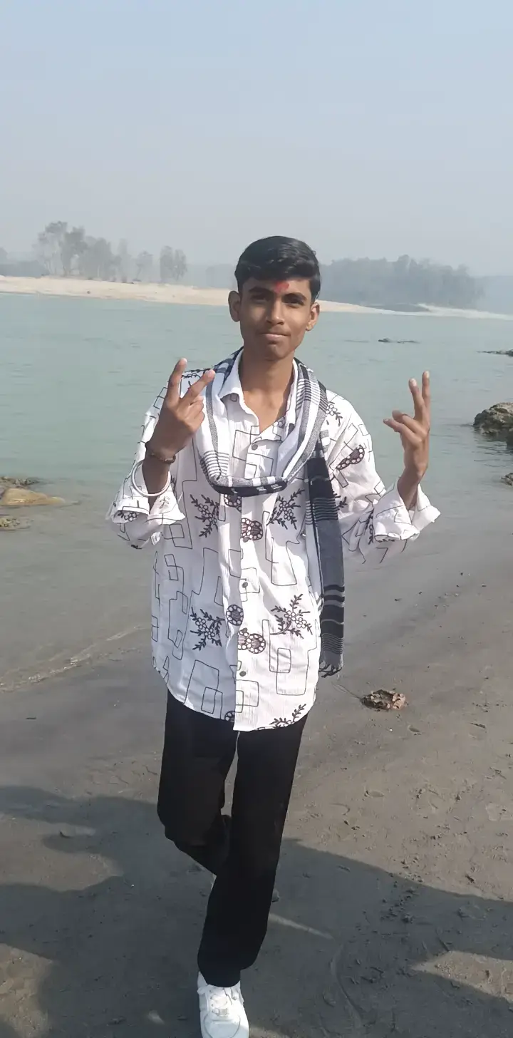 @❤️ ARMY 🪖 Boy..🙂