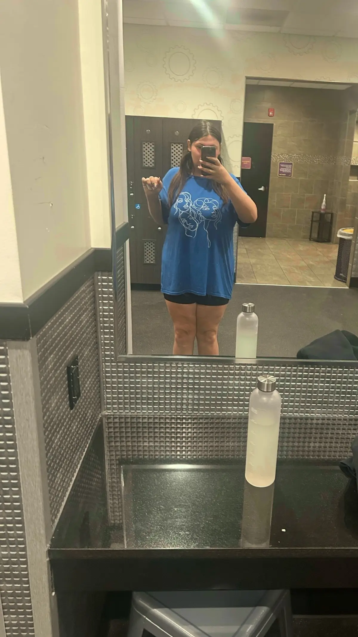 @user493929460