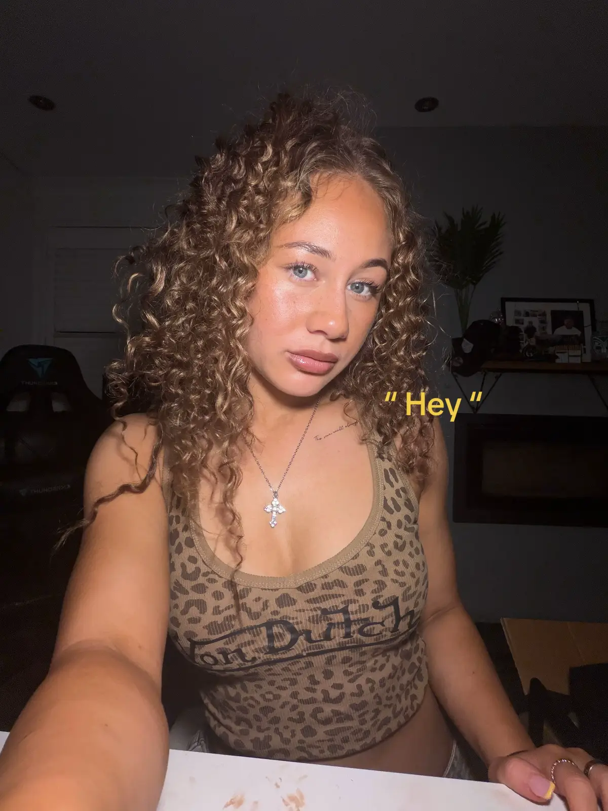 @D E R E L L E . A V E R Y