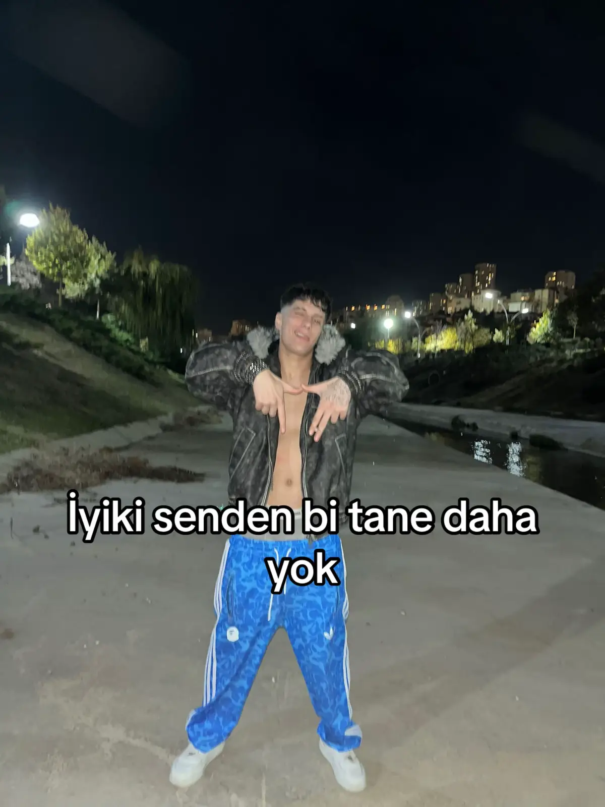 @𖣂︎