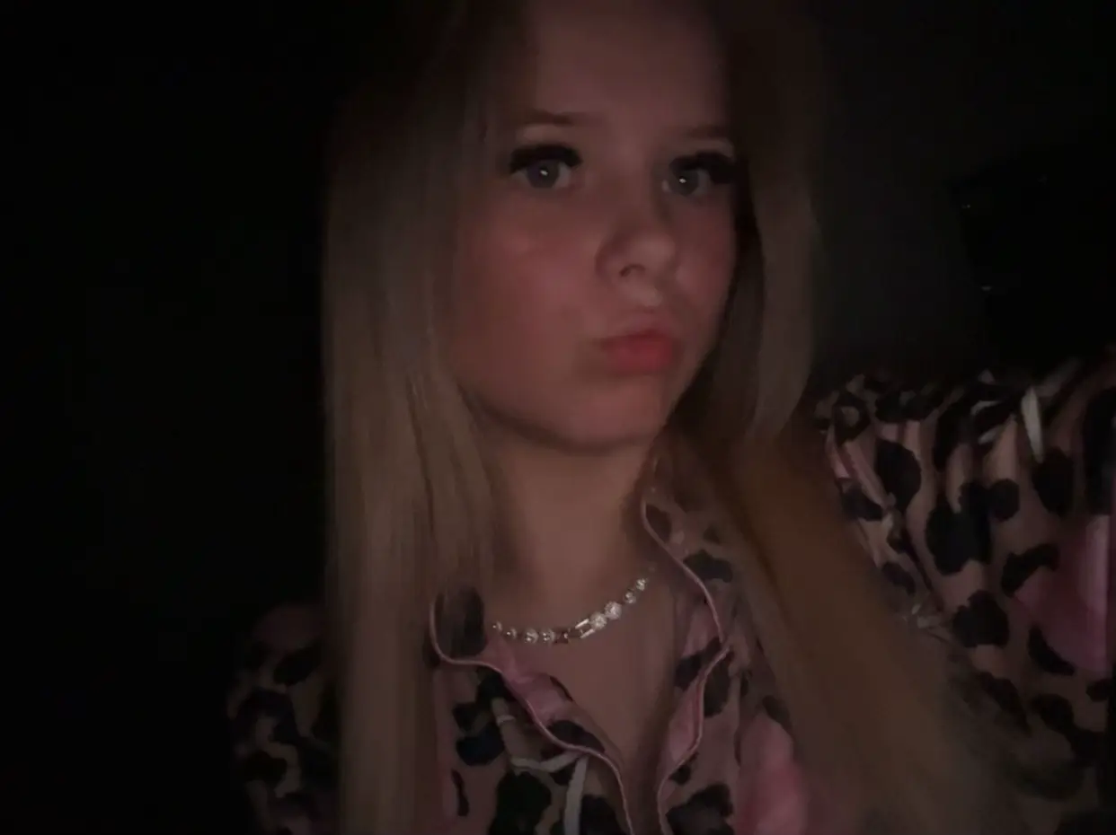 @𝐡𝐨𝐥𝐥𝐲𝐣𝐚𝐧𝐞𝐚𝐛𝐛𝐨𝐭𝐭