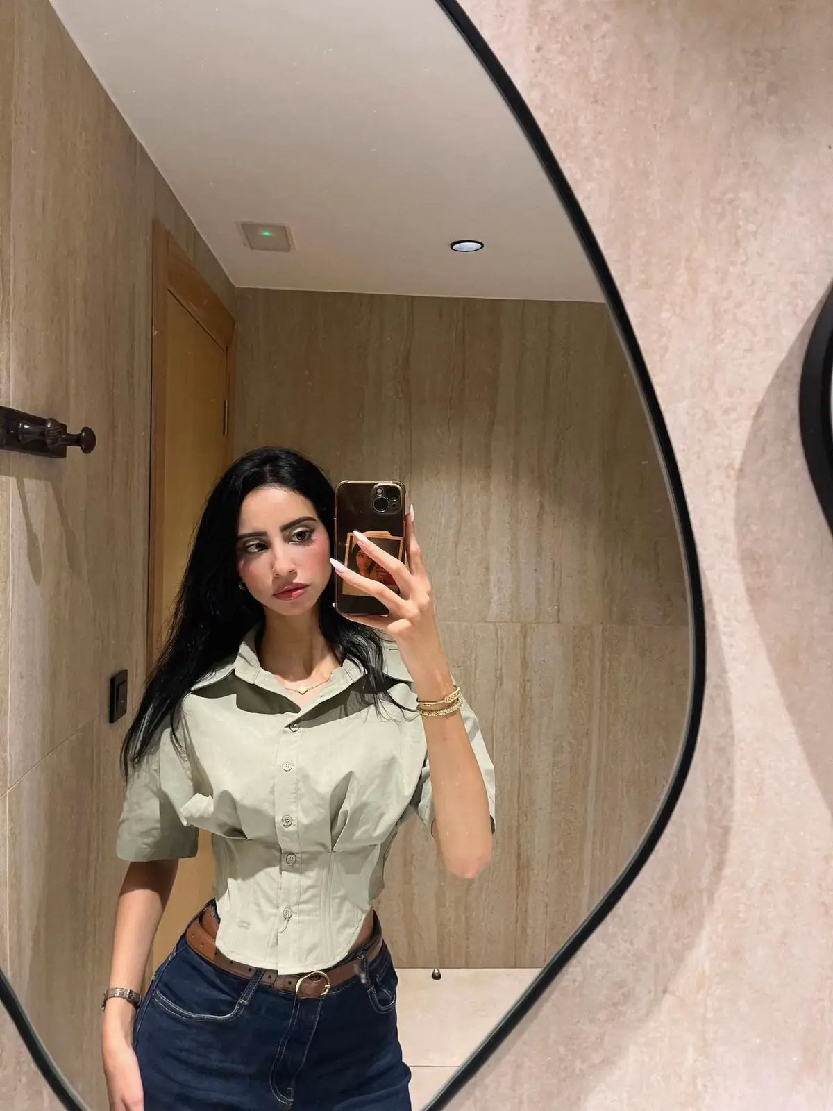 @3ssila🪞