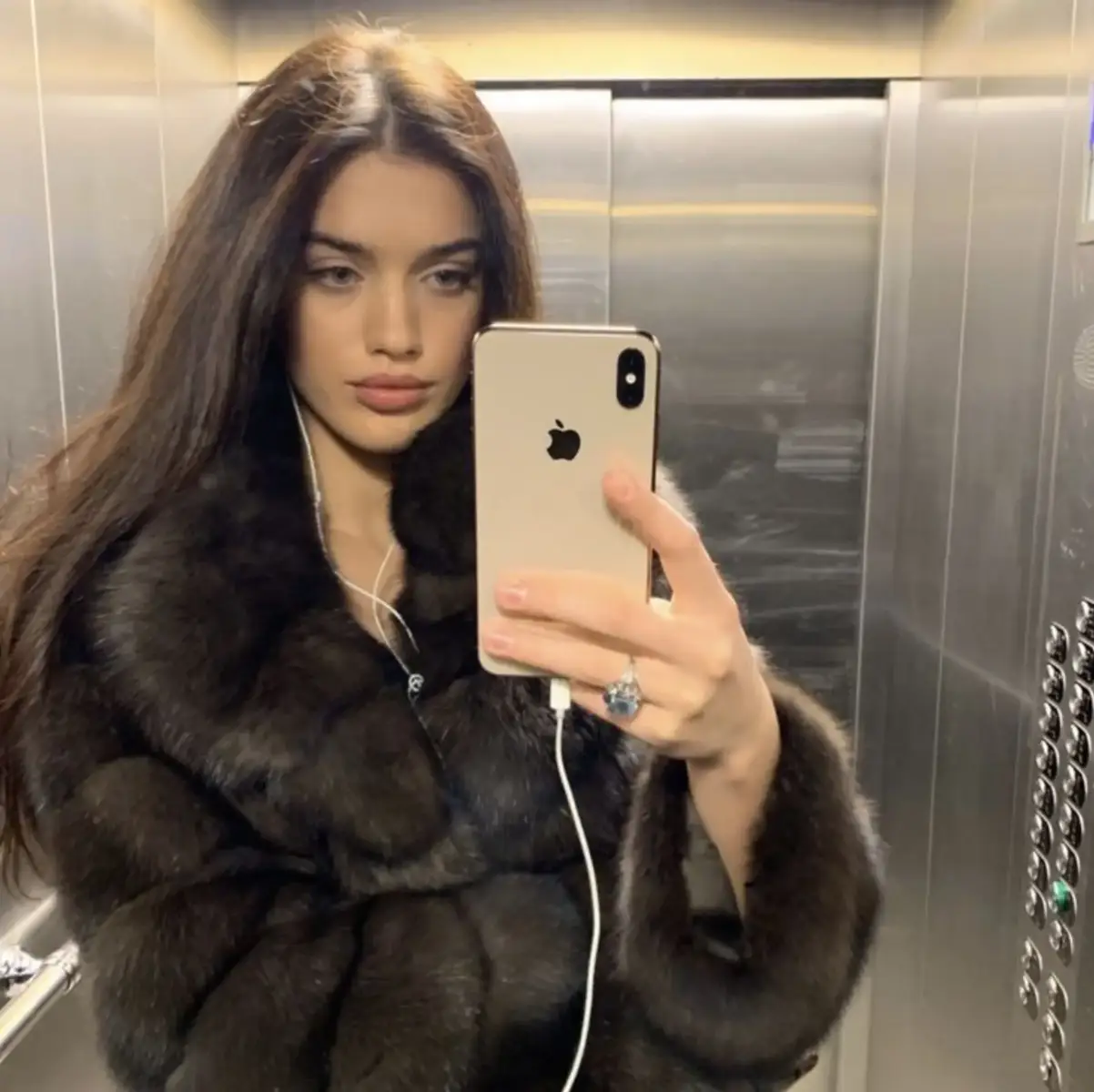 @juliaa