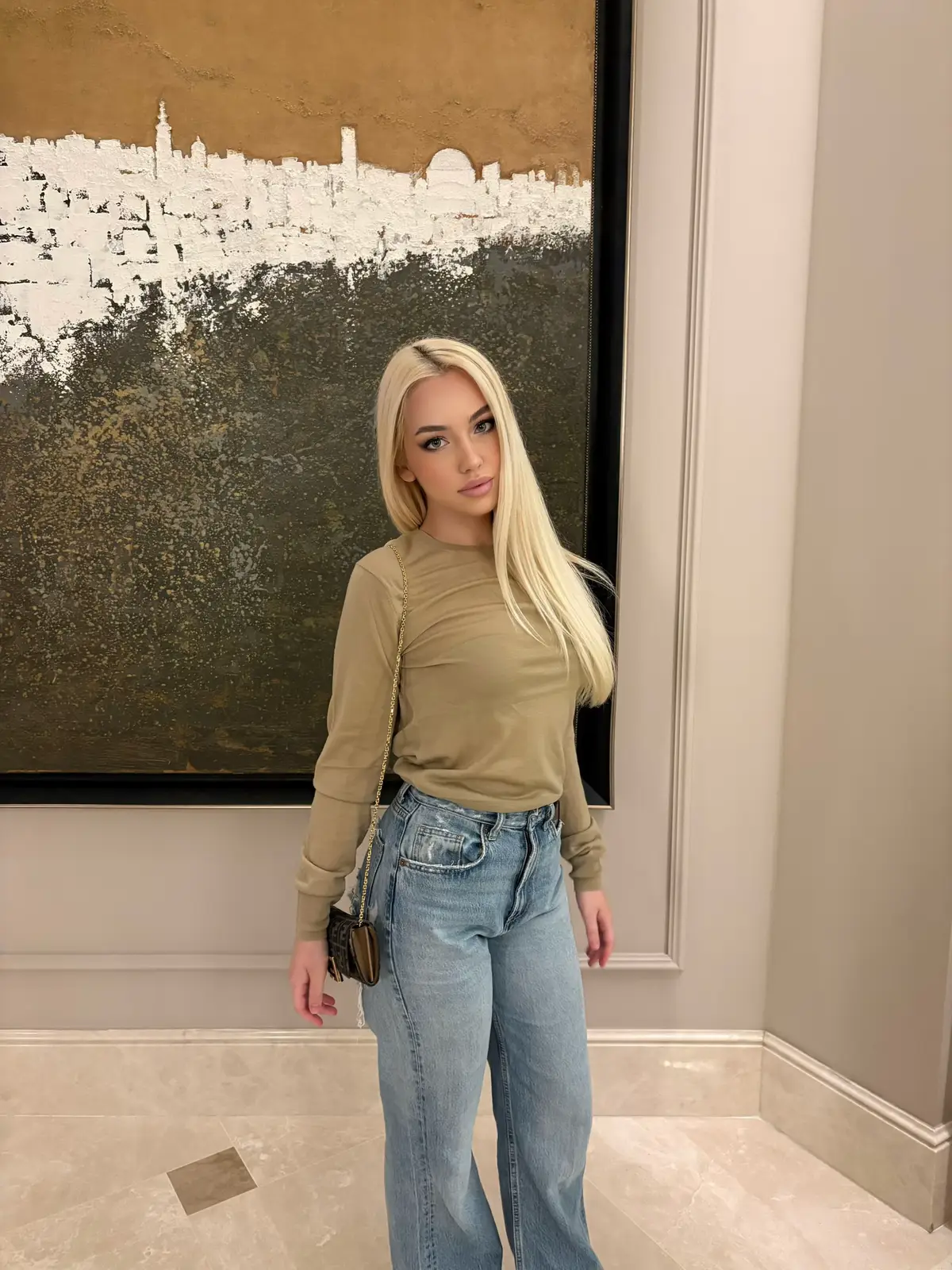 @Mia