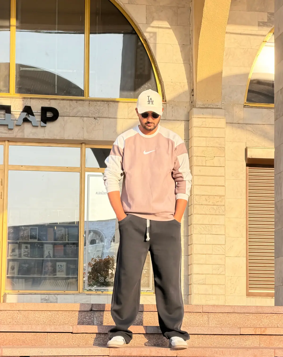 @𝓜𝓸𝓷𝓲 𝓖