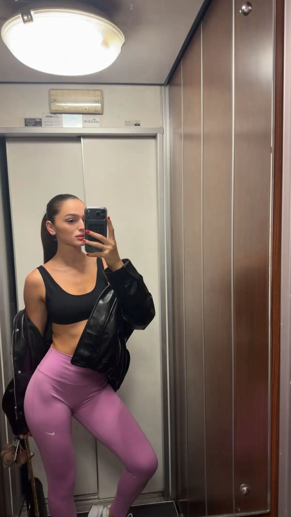 @Nina❤️🔥