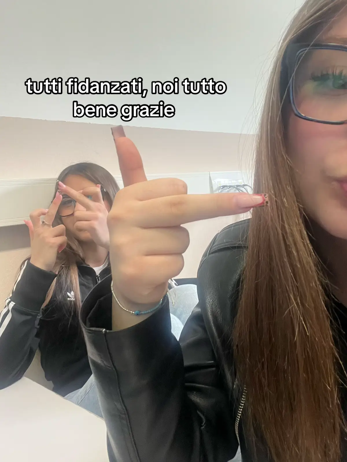 @user_em76