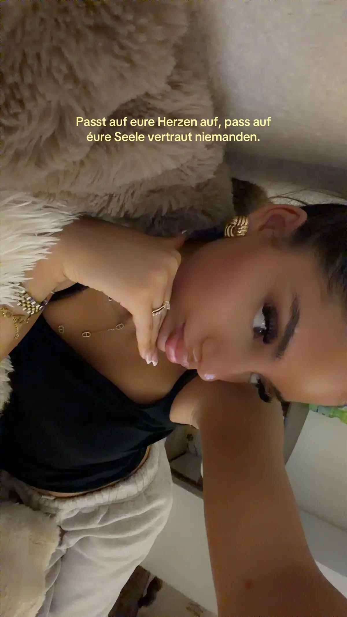 @𝑒𝓁𝓃𝒶𝓏♡