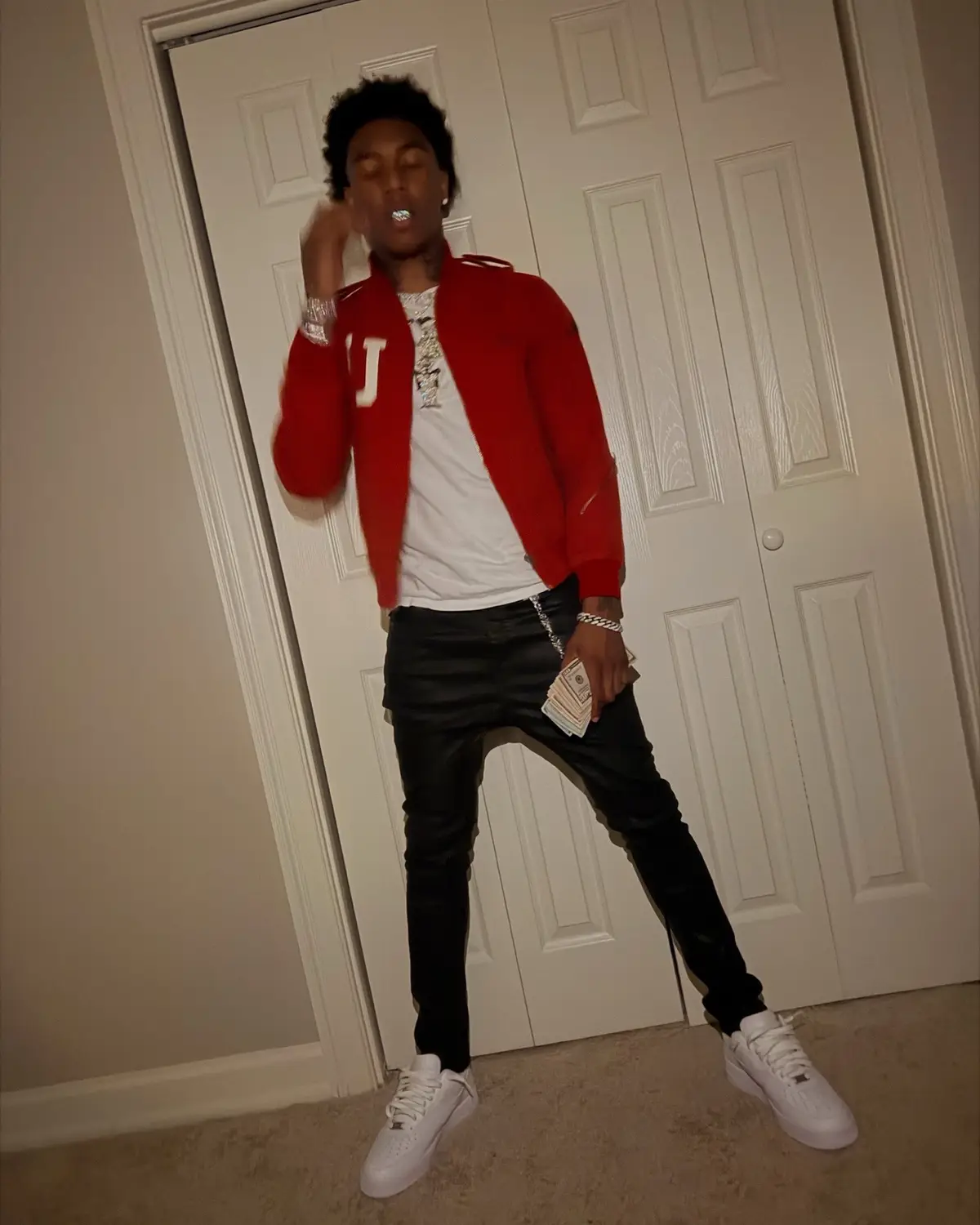 @thisnothimv