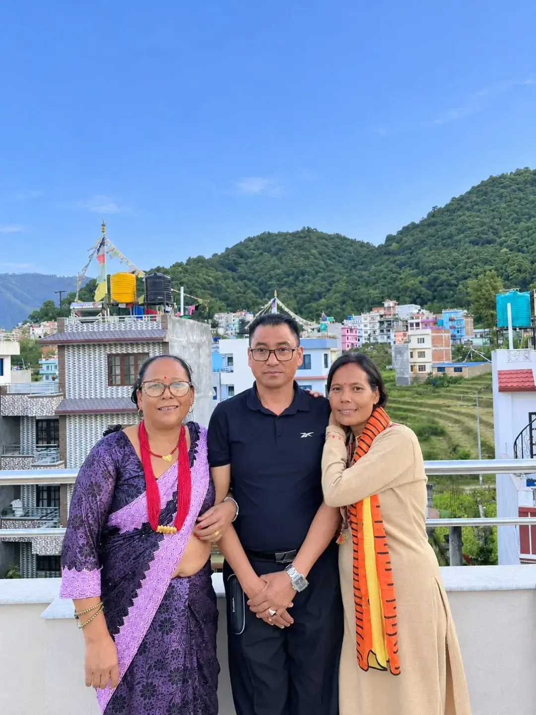 @संगिता थीङ
