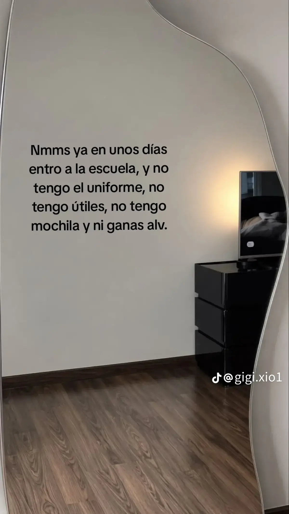 @🧔&zwj;♀️.