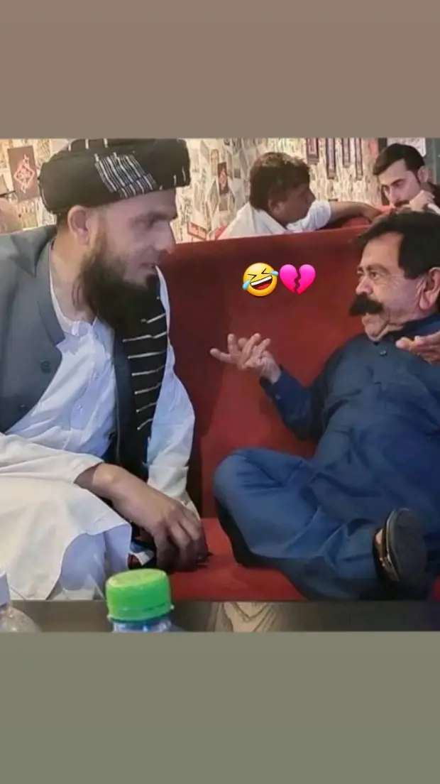 @ملک صاحب   🤣