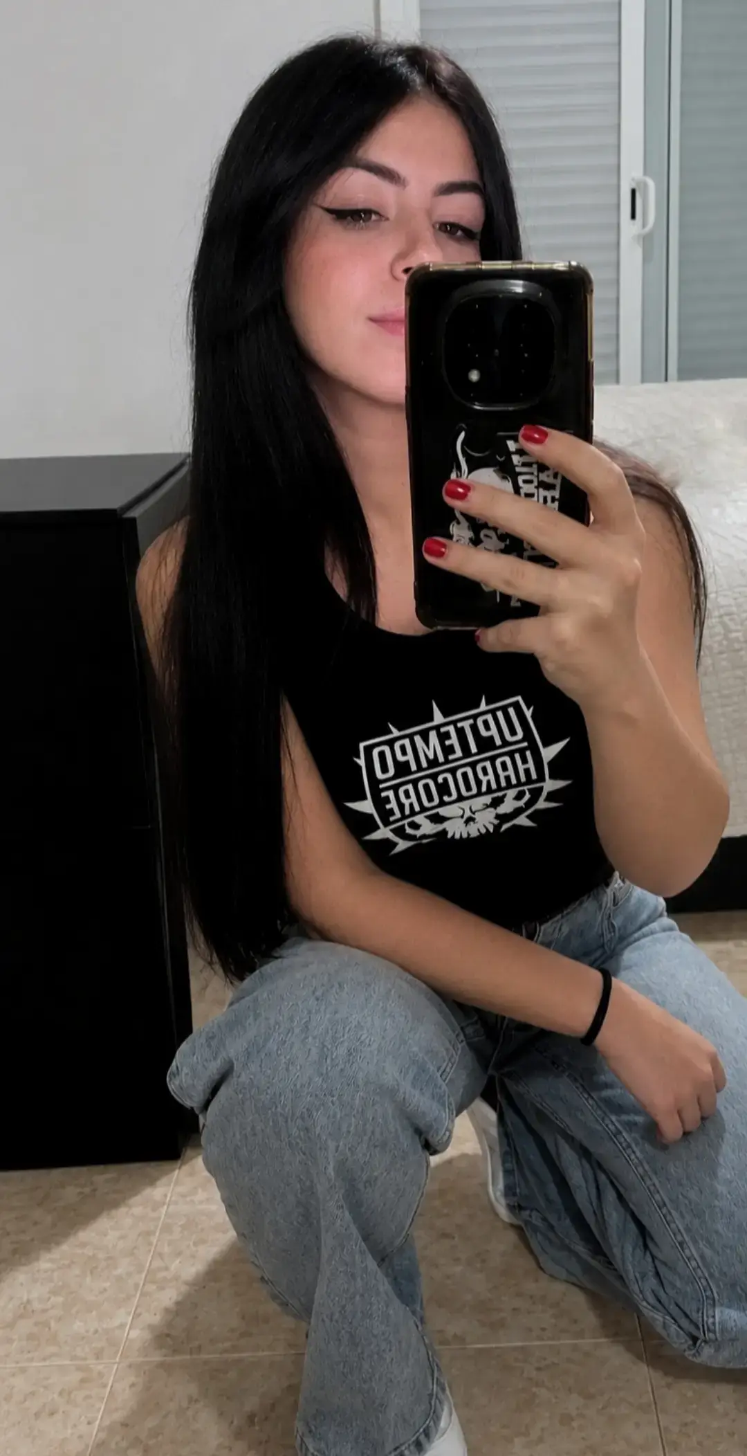 @Laurix_bcn🖤🇪🇦