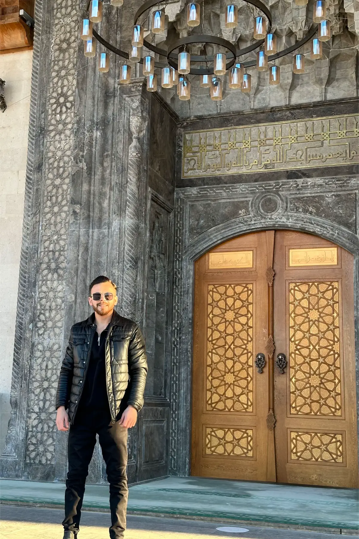 @Ömer Akşit
