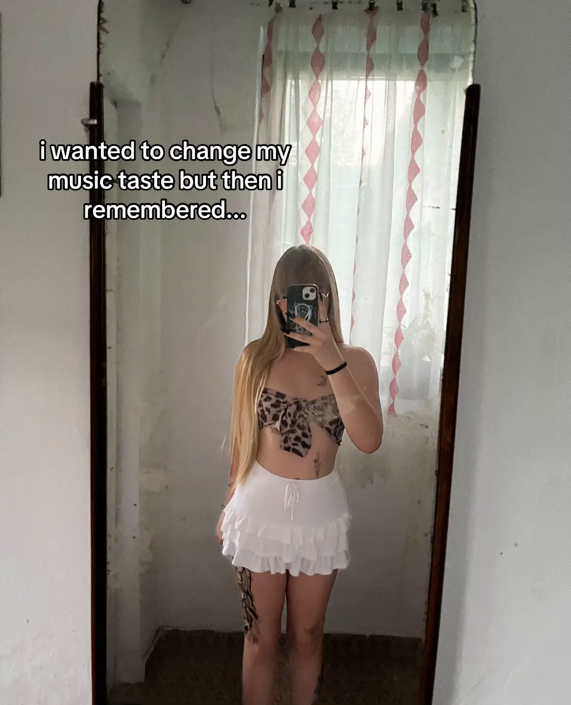 @comi