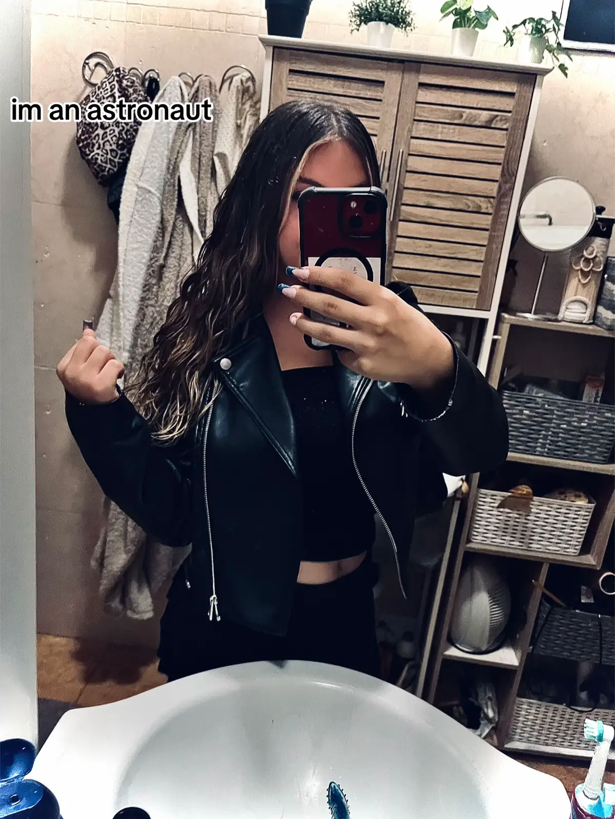 @user_em76