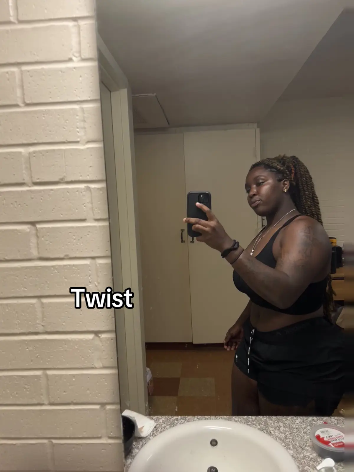 @LT