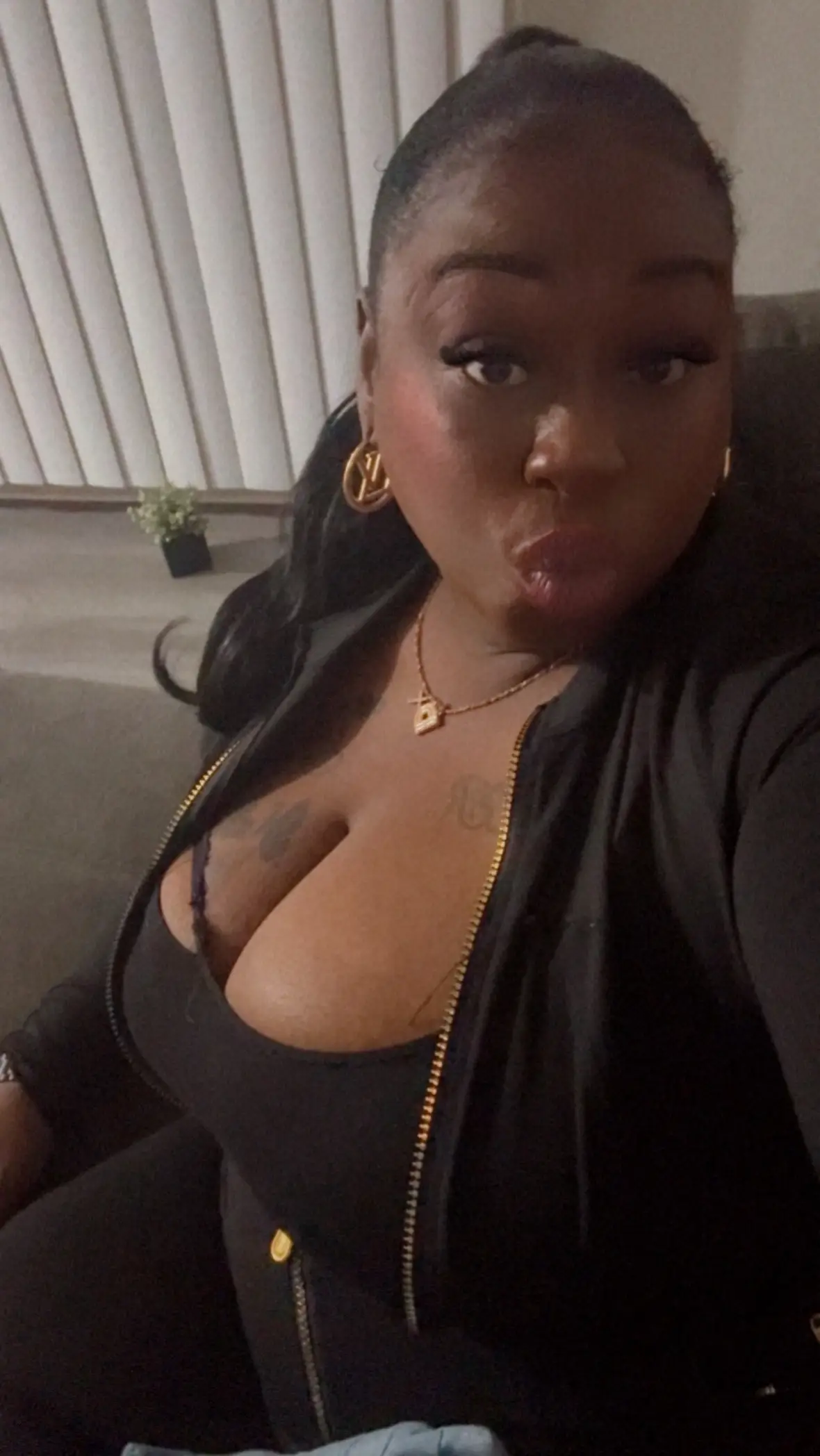 @AmomentWithDanni