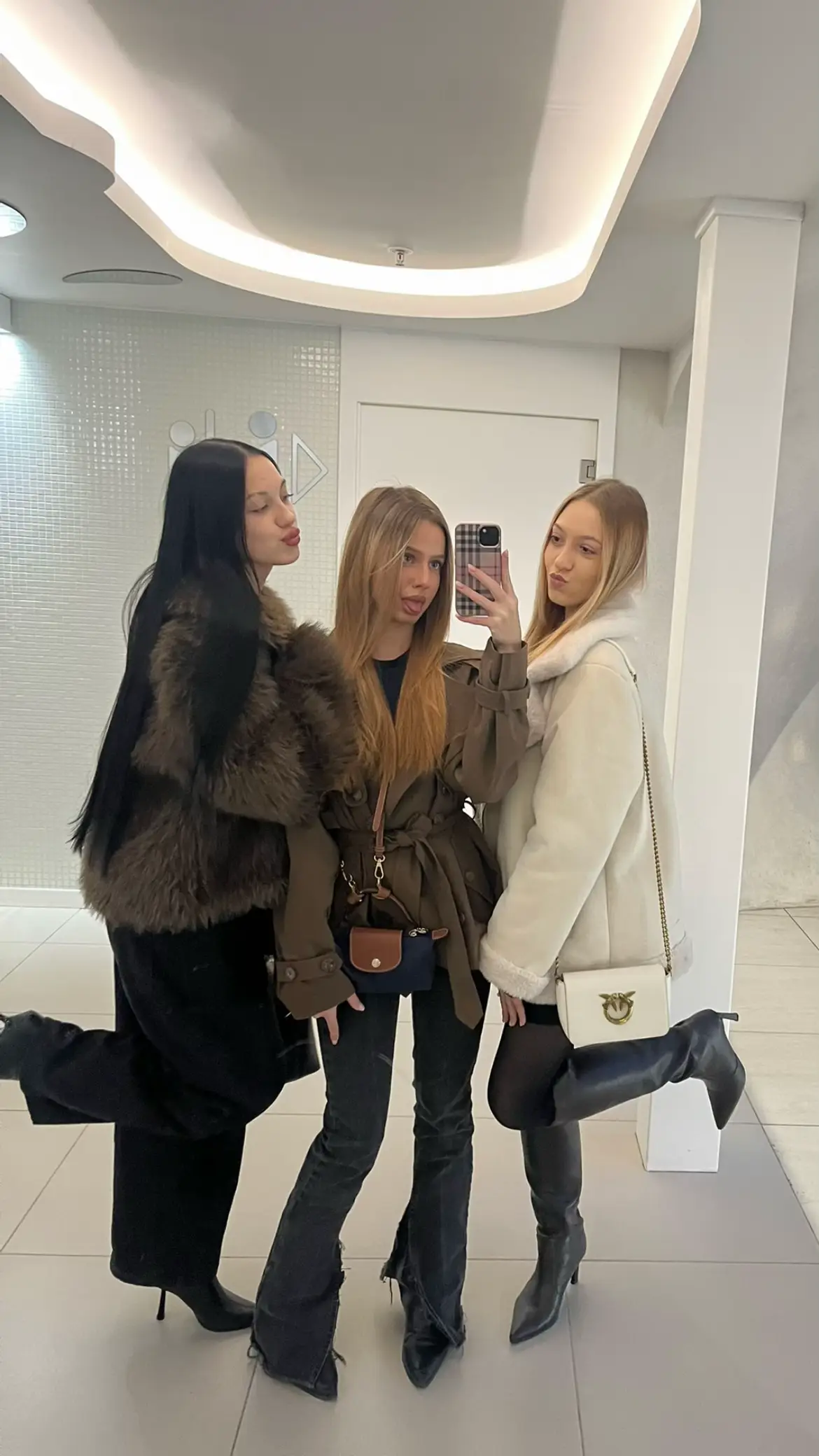@мертвая блондинка
