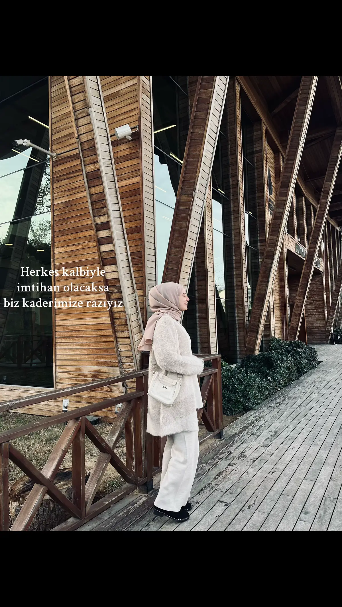 @G&ouml;n&uuml;l Karaoğlu