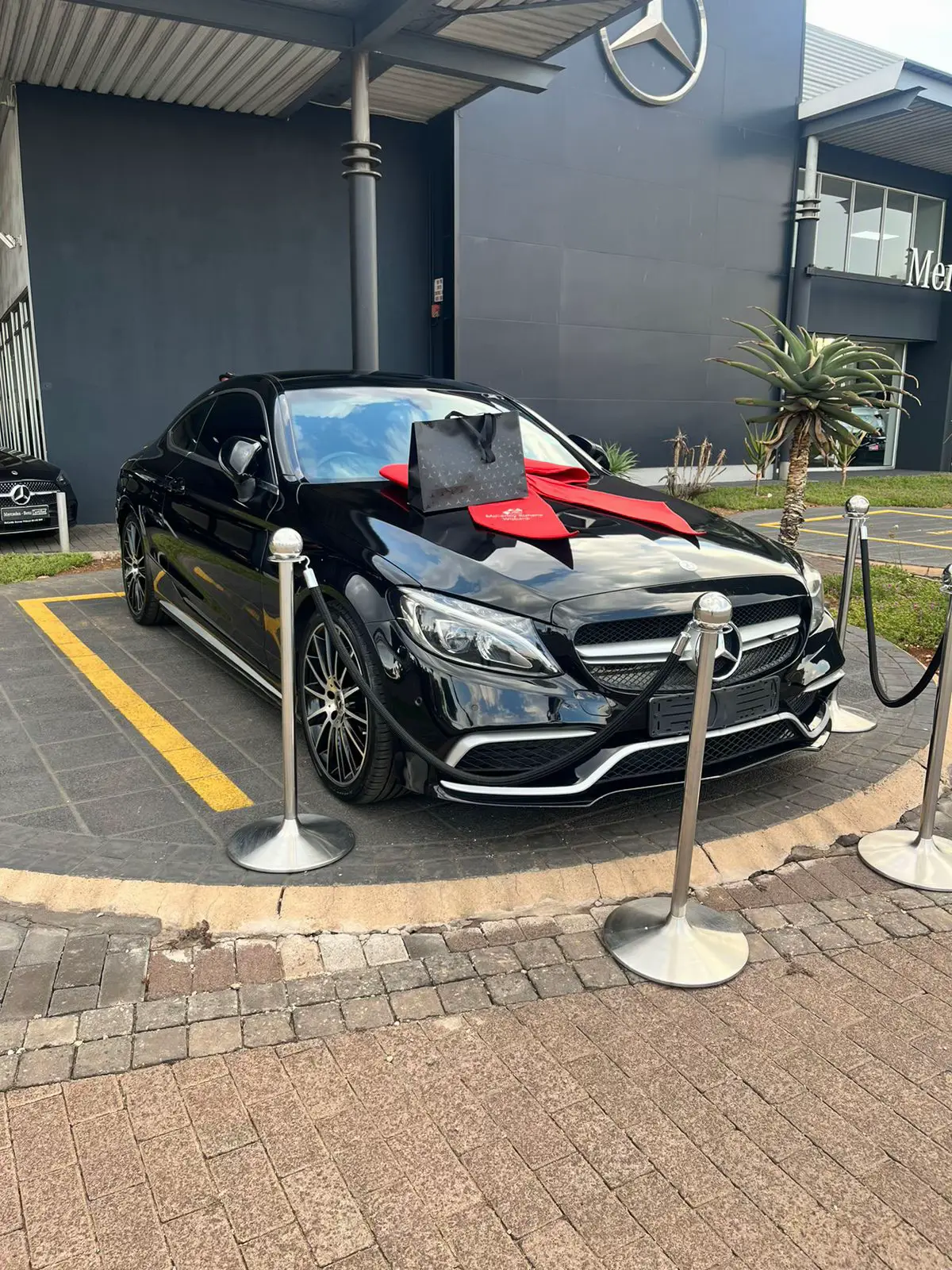 @Lesego_