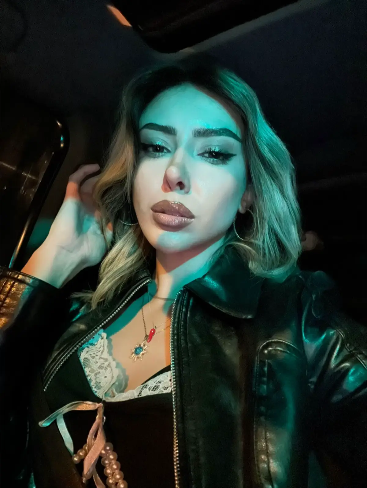 @Esra