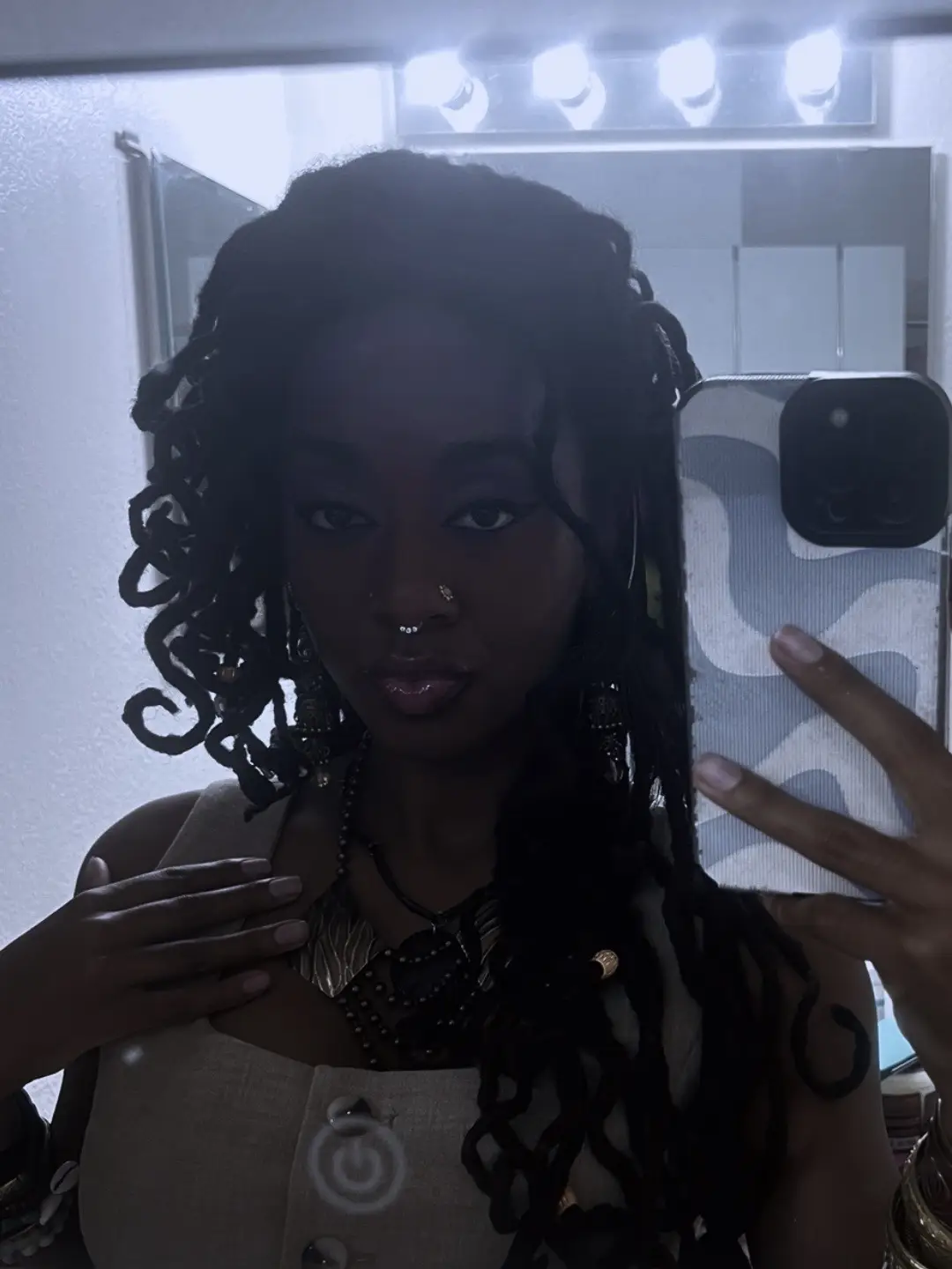 @Emprys$🕴️