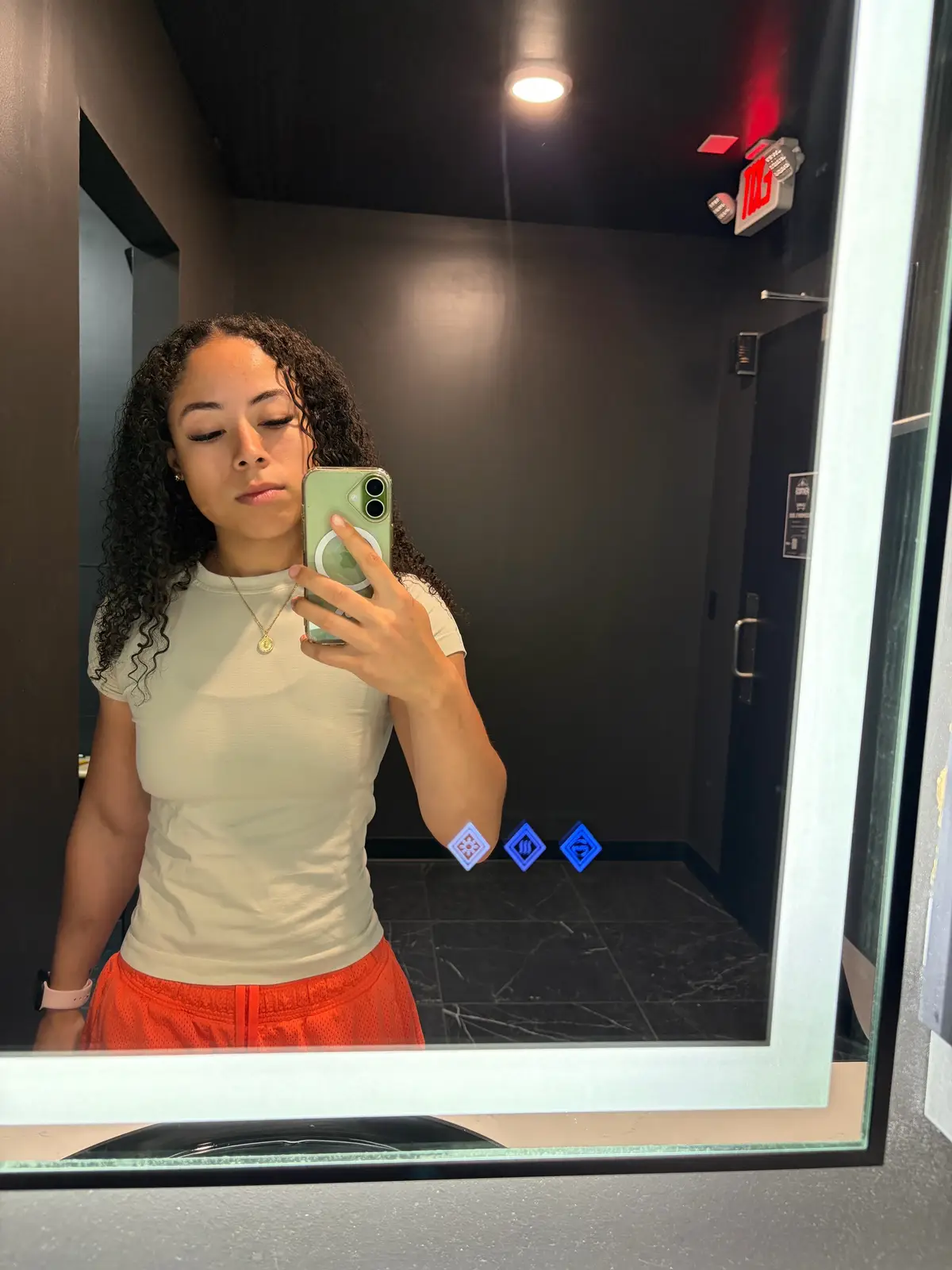 @girlsloveplayy