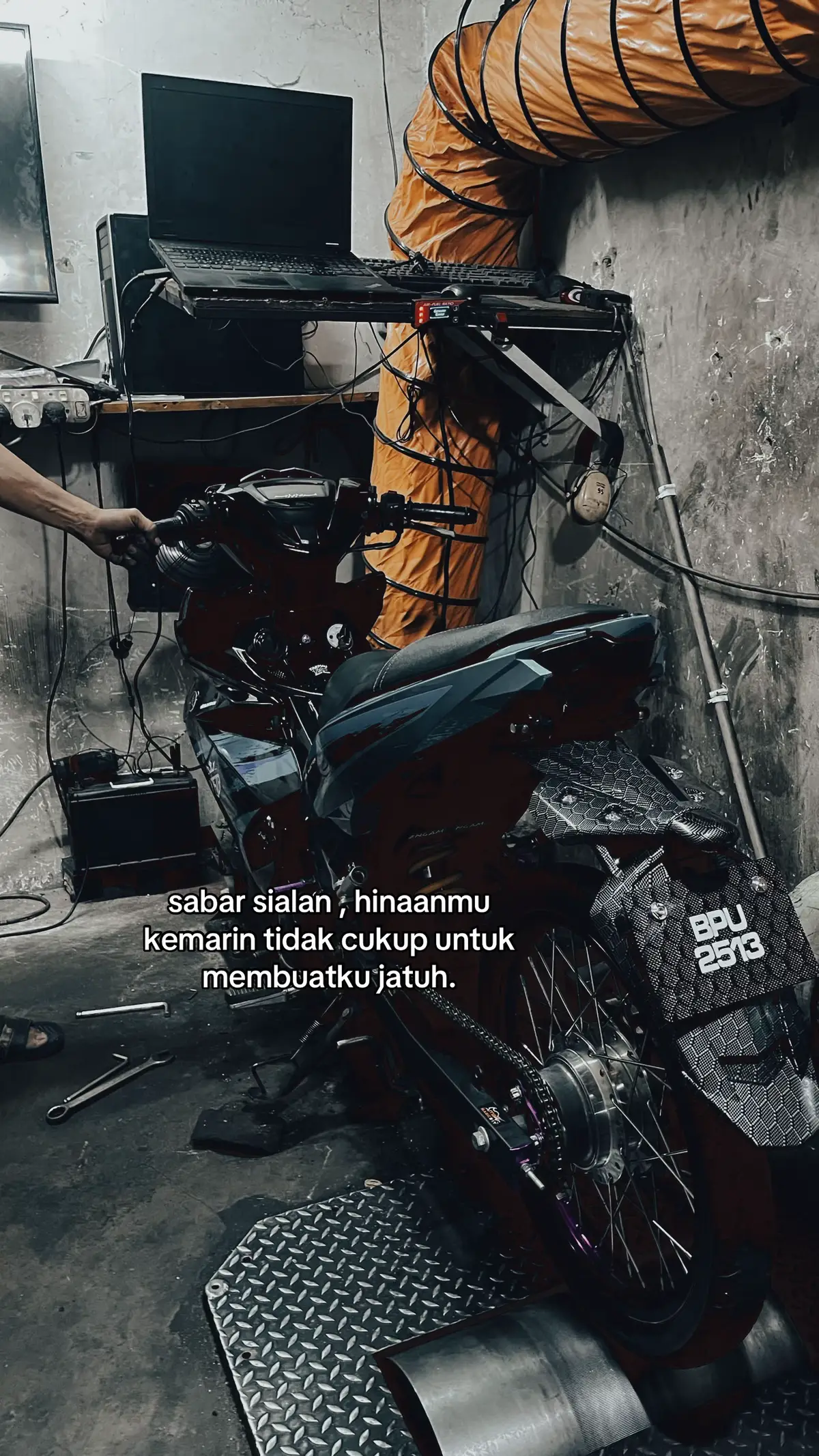 @อ