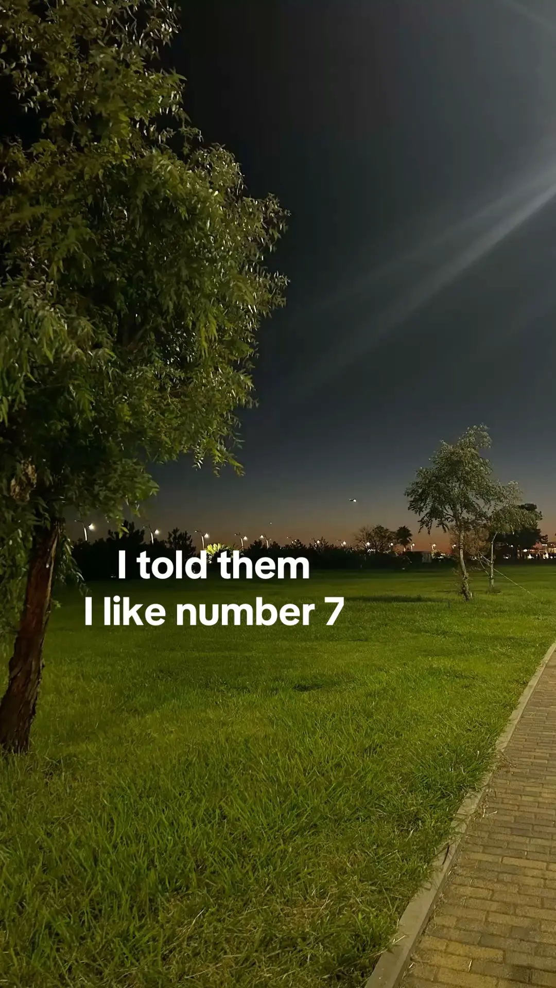 @⁷