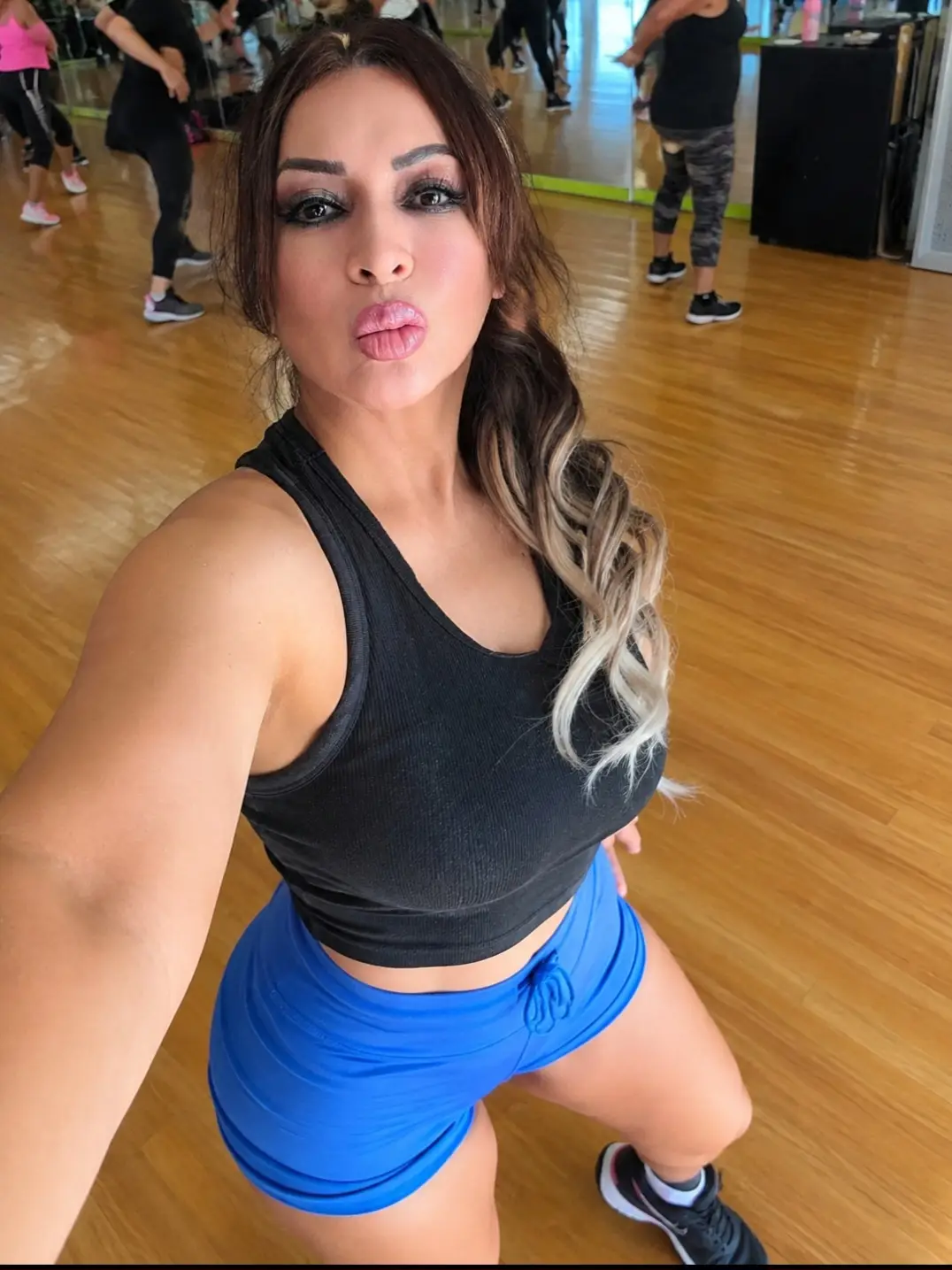 @Liliana Contreras🐥💜🐨🍉✨️👑