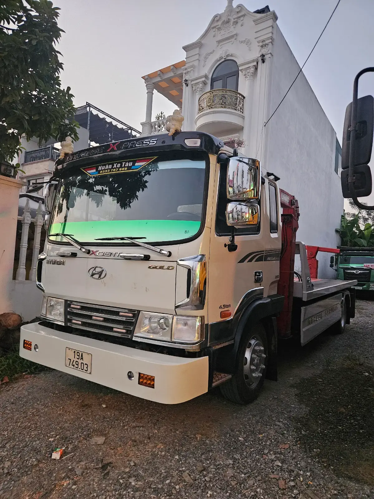 @Hu&acirc;n Xe T&agrave;u