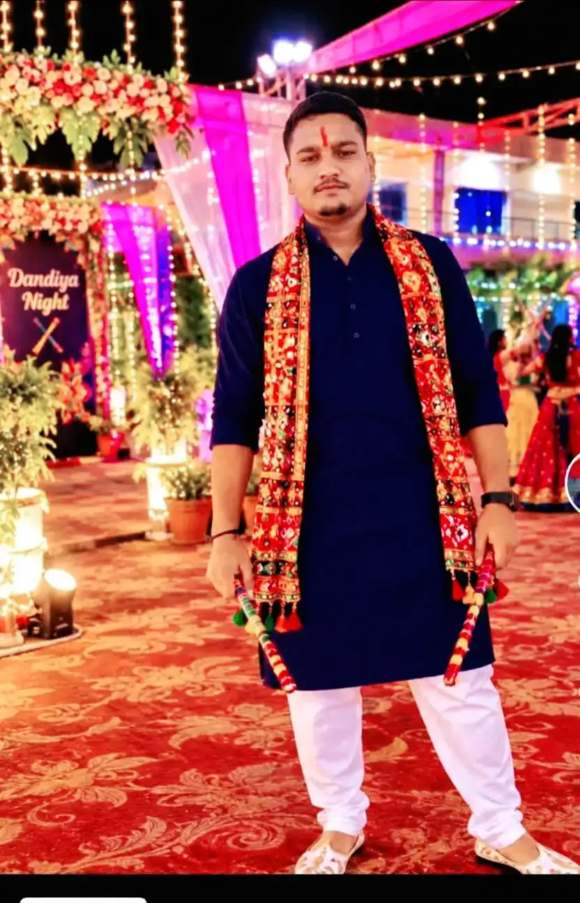 @Mukesh Bhagat (kalwar)❤️❤️💞💞