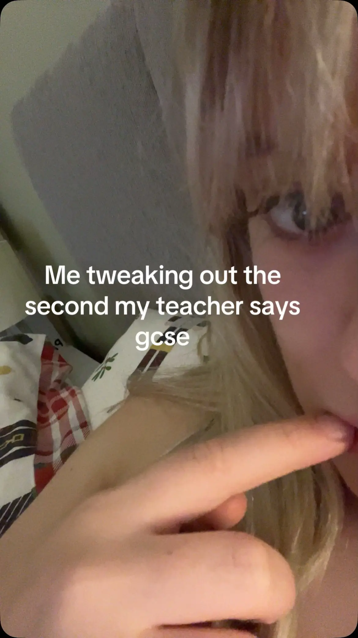 @defo.not.phoebee