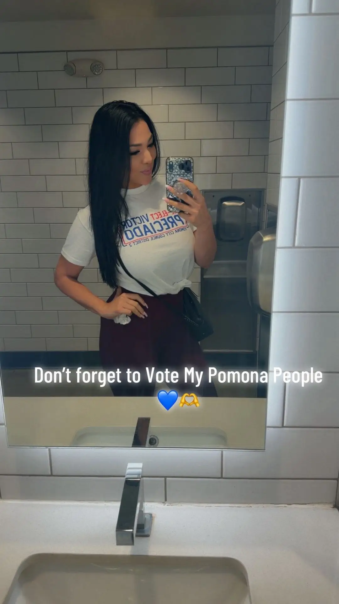 @Bella_B_