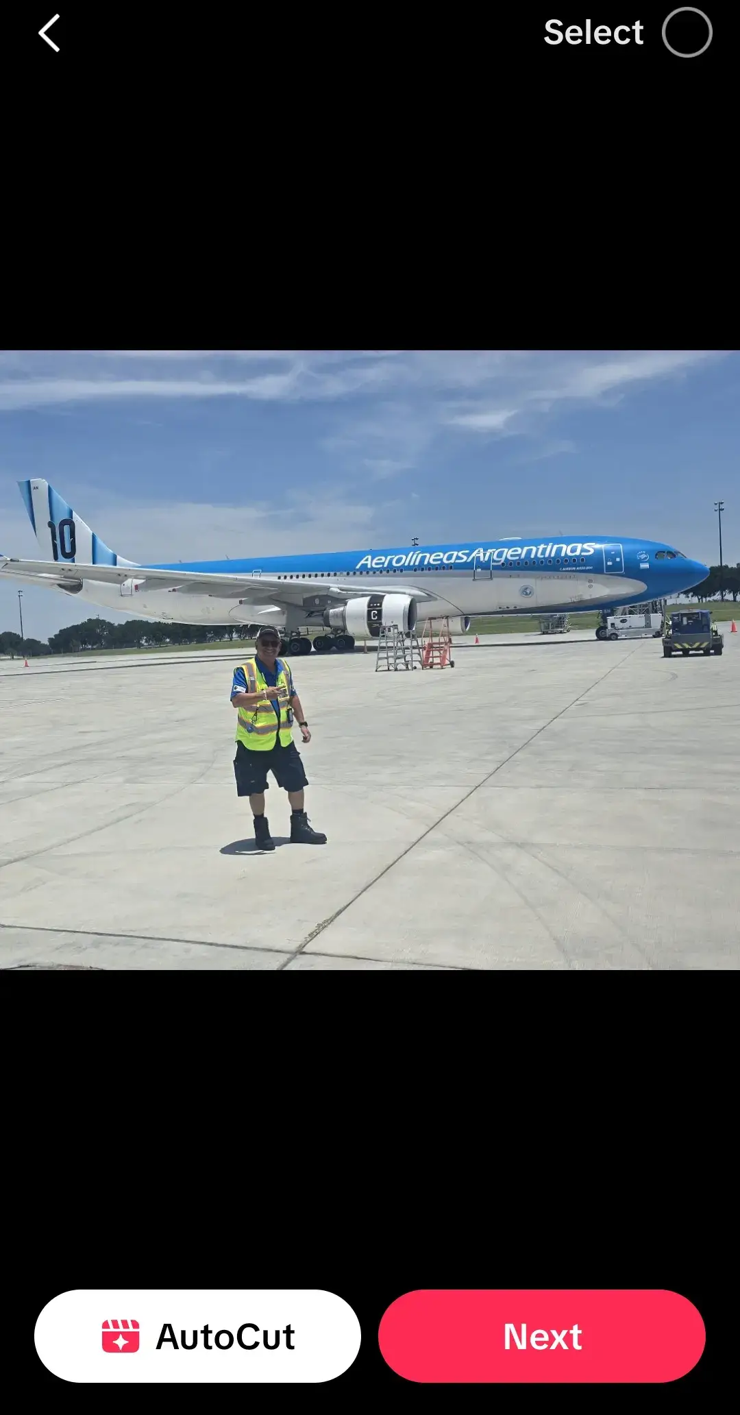 @Lazaro Avila