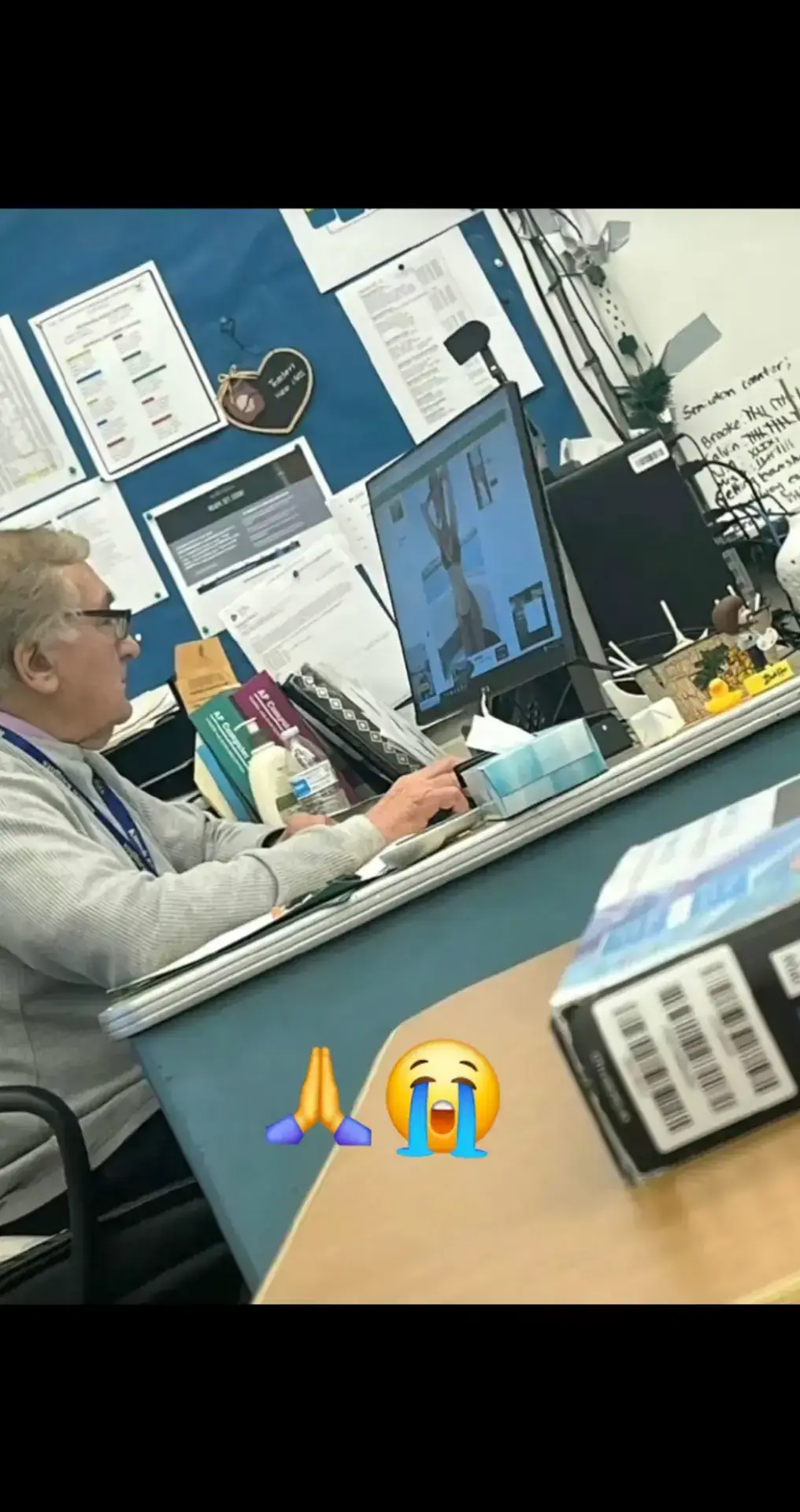 @⃟-