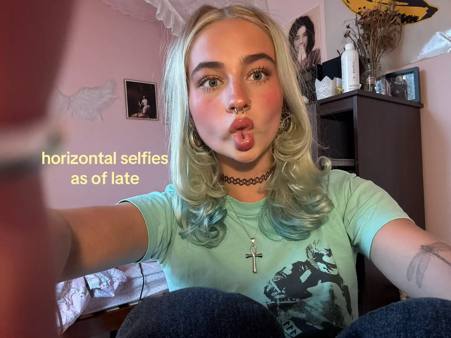 @️