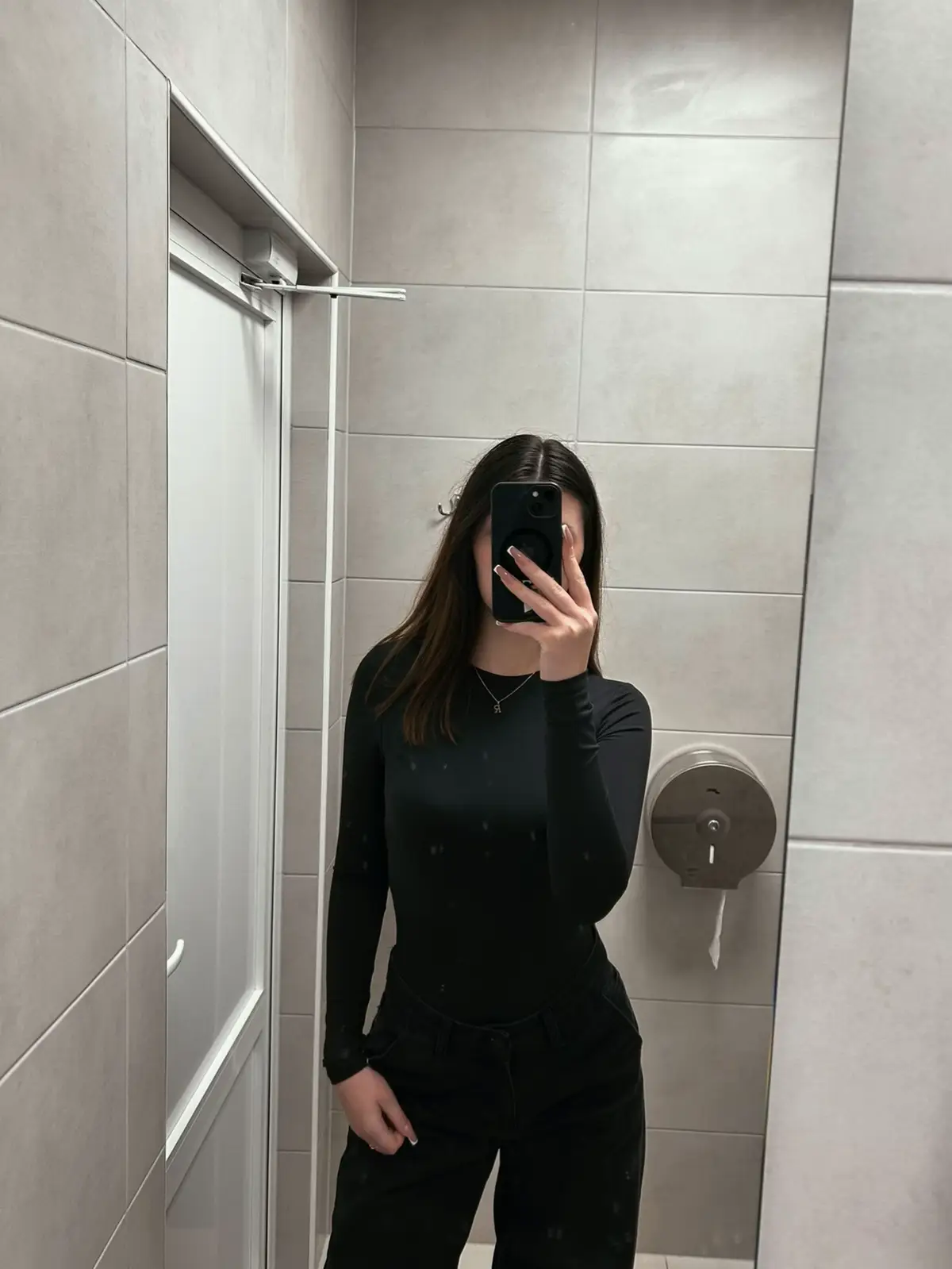 @𝓡.🦦
