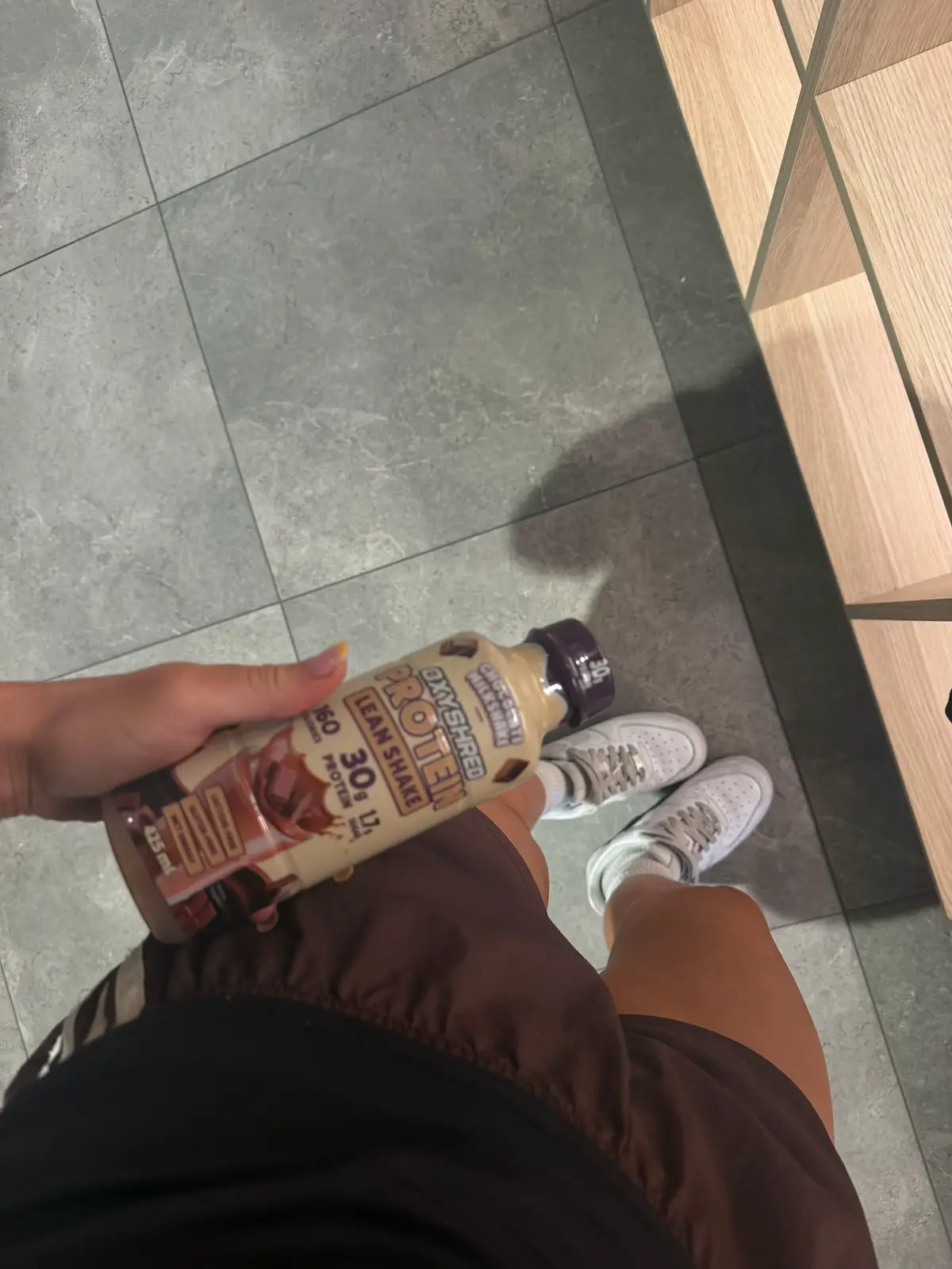 @D E R E L L E . A V E R Y