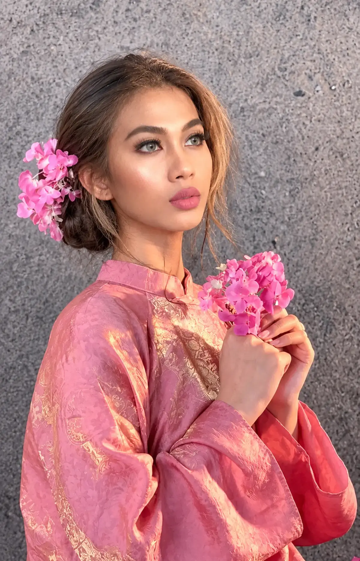 @Chantheary( ចន្ទ័ធារឹ ស៊ុយអែត)