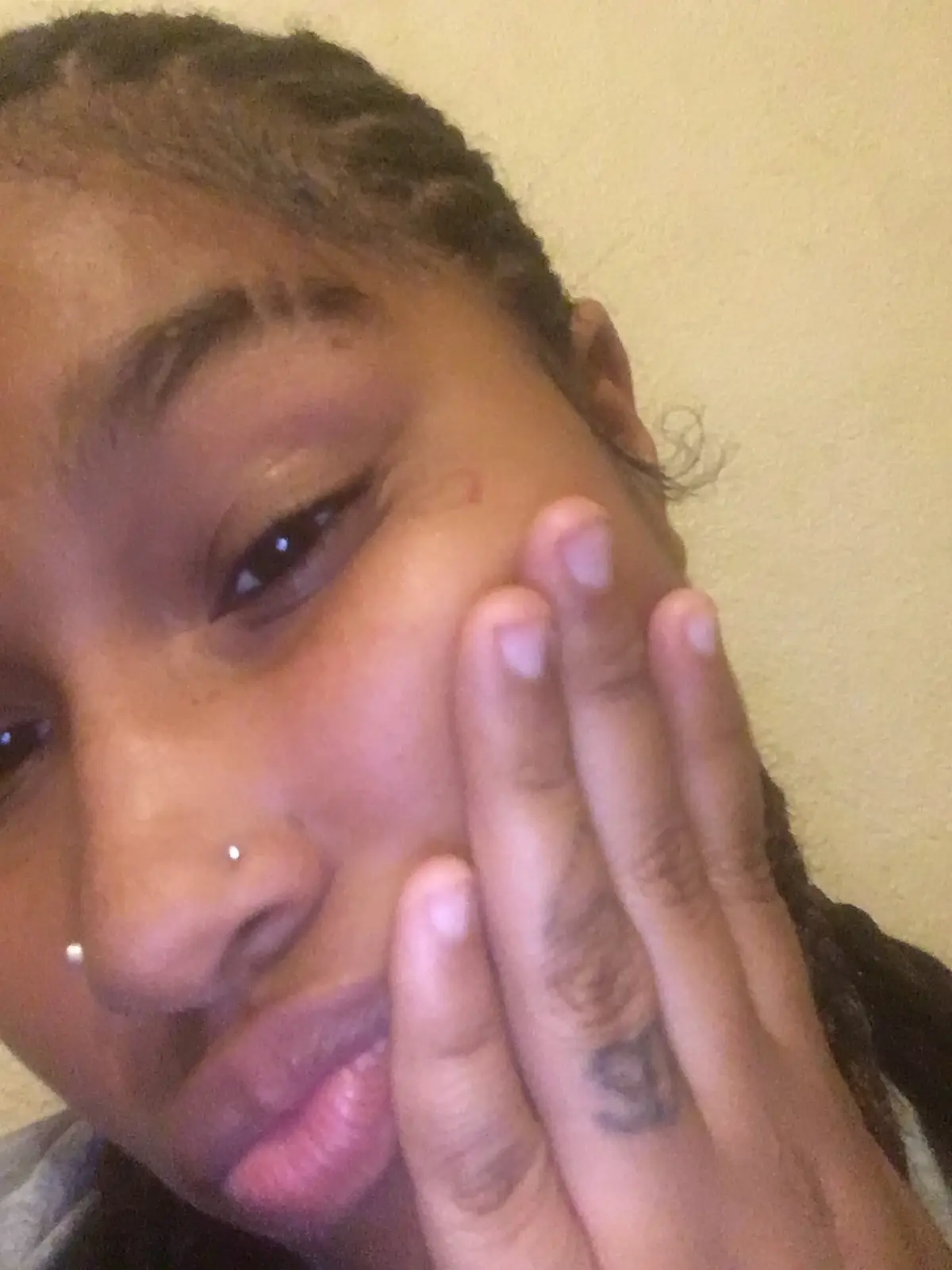 @prettylittleredthang_