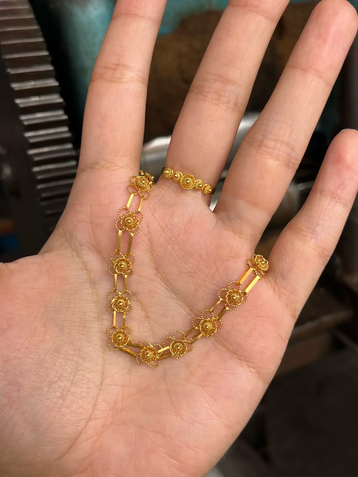 @Hilos de Plata y Oro