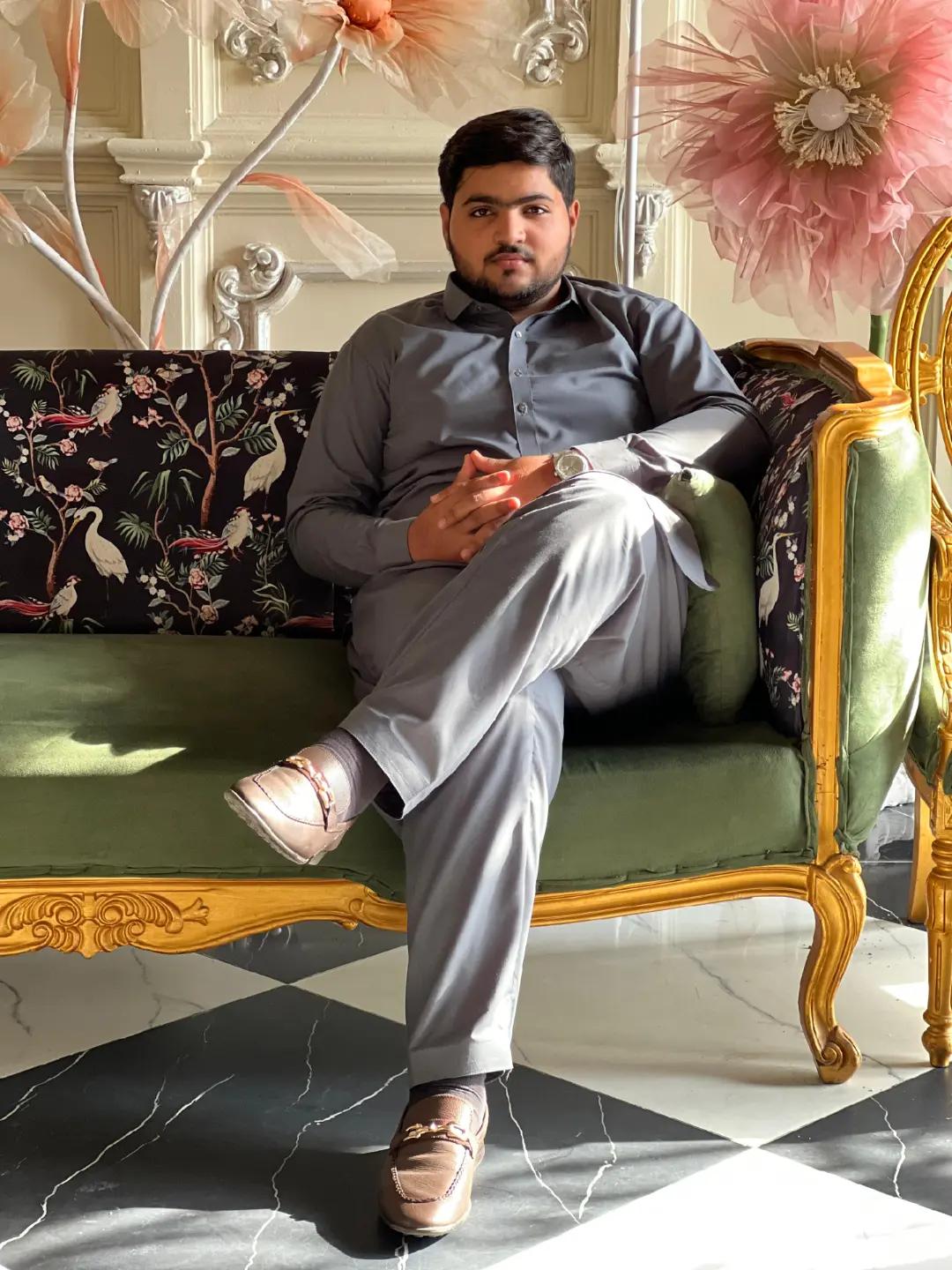 @Ch husnain 🖤💸