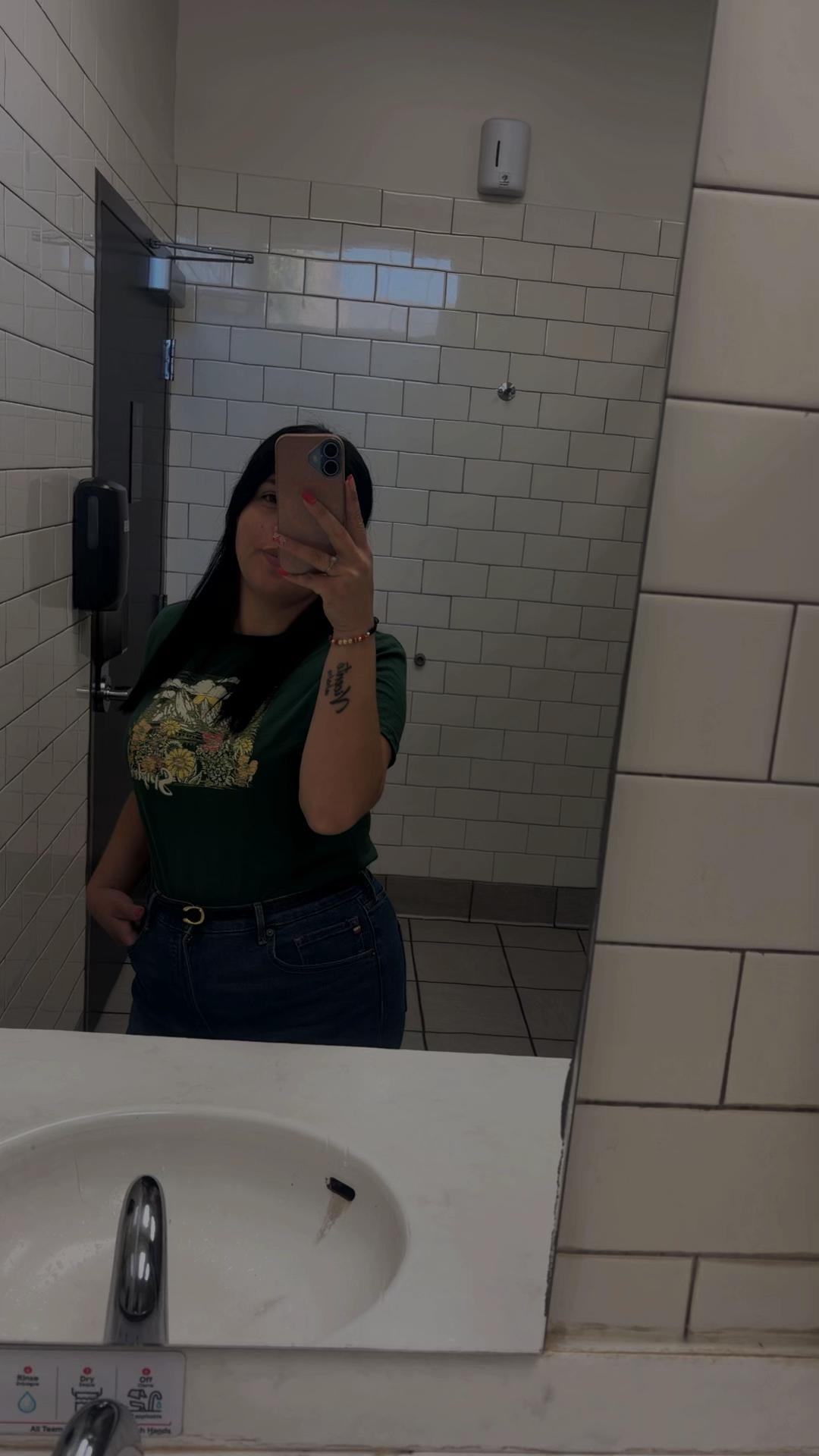 @𝒙𝒊𝒎𝒆𝒏𝒂 𝒗𝒆𝒍𝒂𝒔𝒒𝒖𝒆?